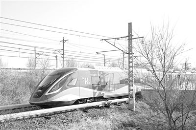 天顺注册：全球首列氢能源市域列车完成满载运行试验